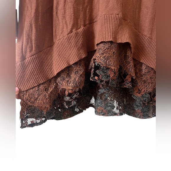 LOGO by Lori Goldstein Tunic Eyelet Ruffle Hem Modal Top Women's Size M - Picture 2 of 4